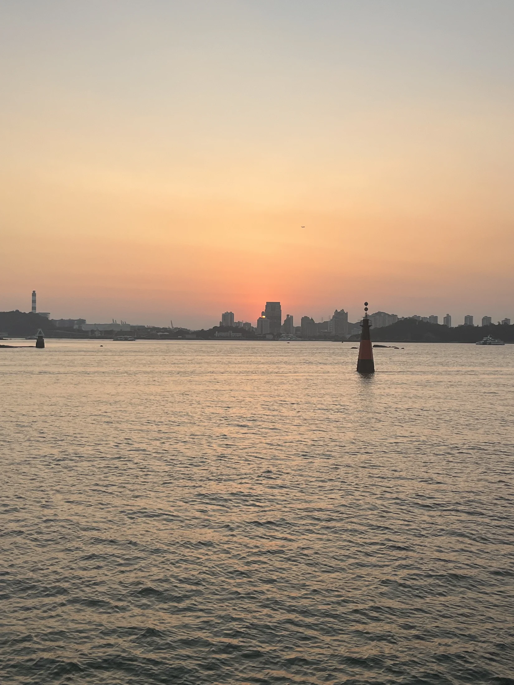 厦门海边城市暮色